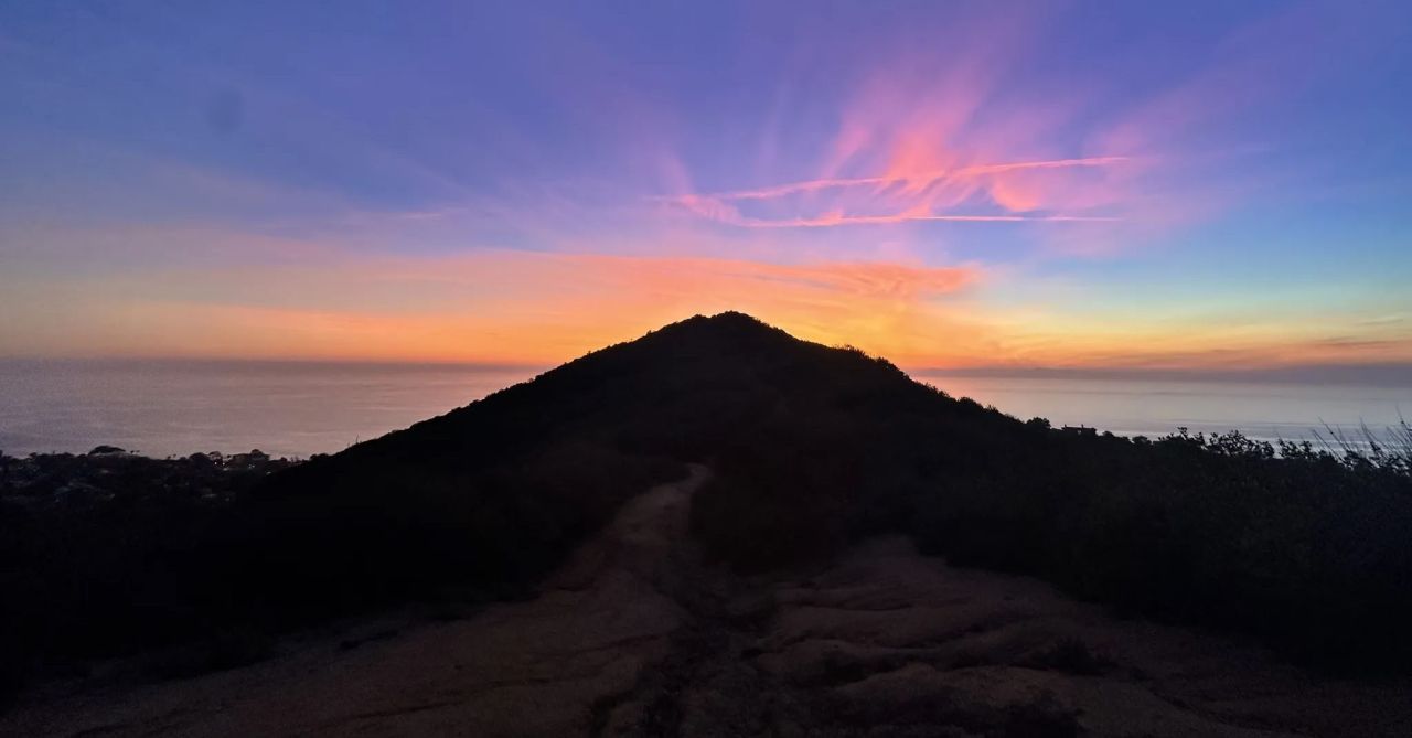 Hiking to Aliso Peak