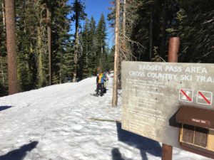 Trailhead sign for Dewey Point