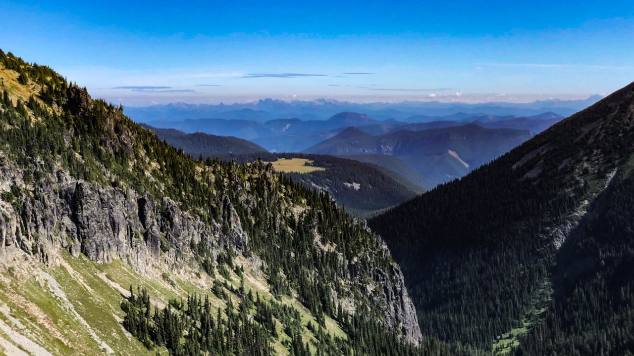Looking north from Skyscraper Pass